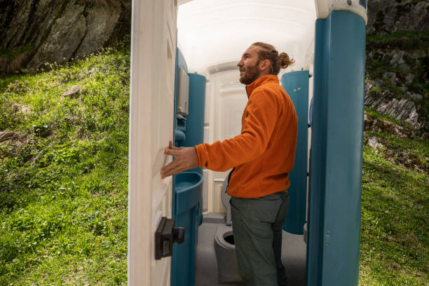 Porta potty delivery and setup in Marinette, WI